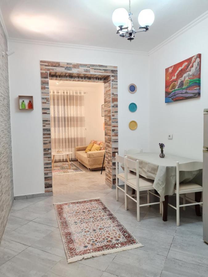 Your Far Away From Home! Apartment *