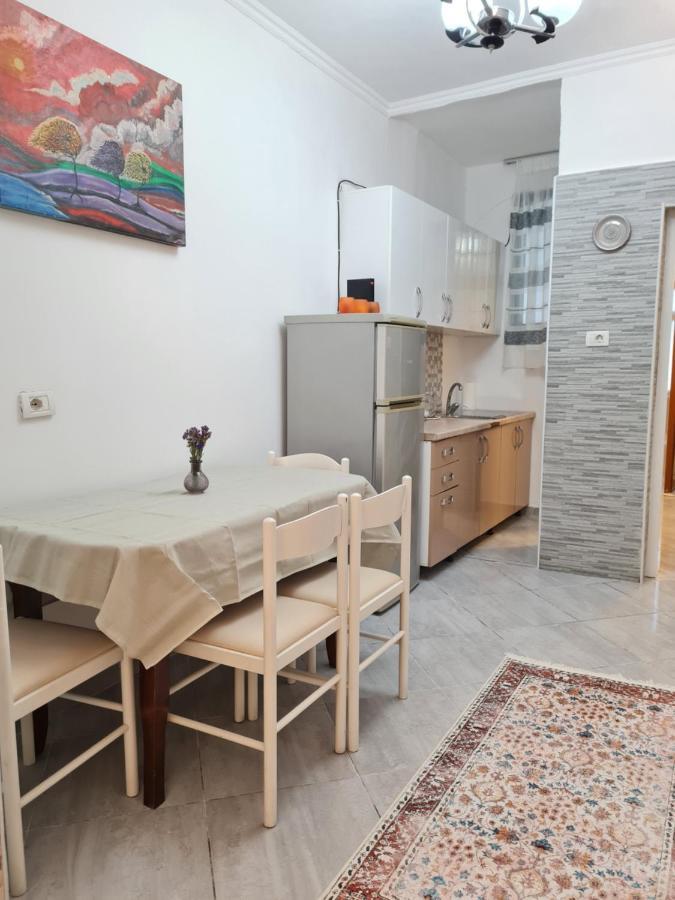 Your Far Away From Home! Apartment *